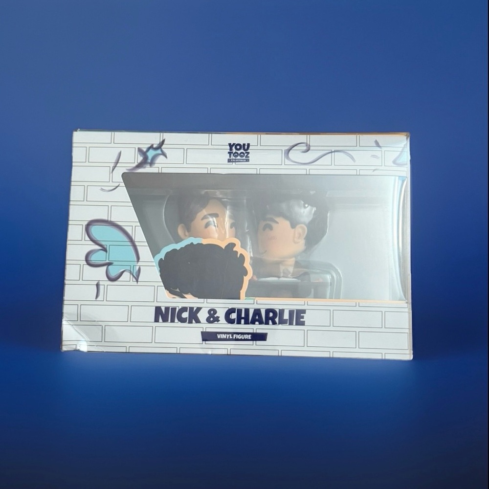 Heartstopper Nick and Charlie Youtooz Vinyl Figure WITH Protective Case NEW